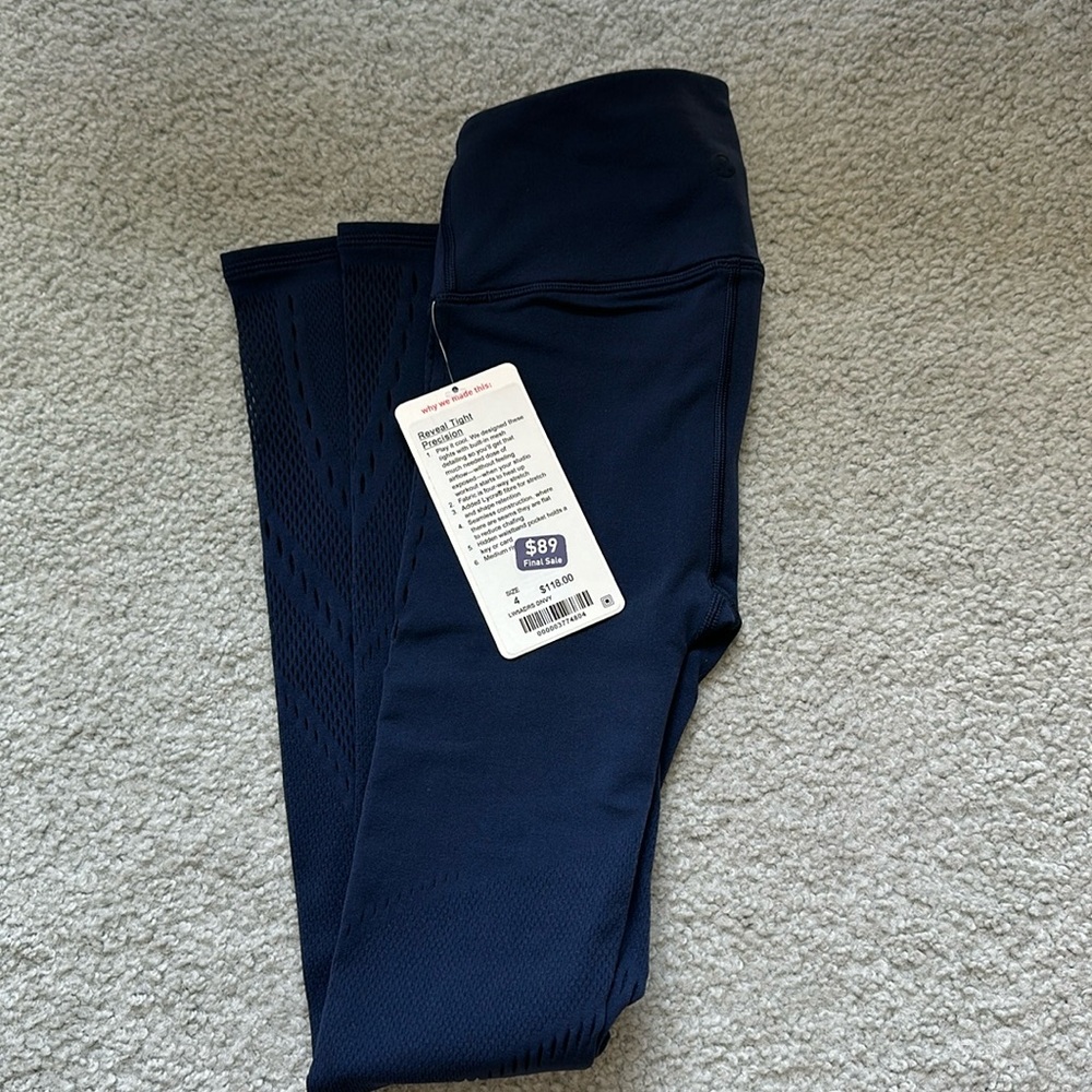 NWT Lululemon leggings - reveal tight precision